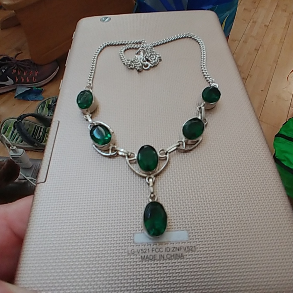 Green sapphire necklace